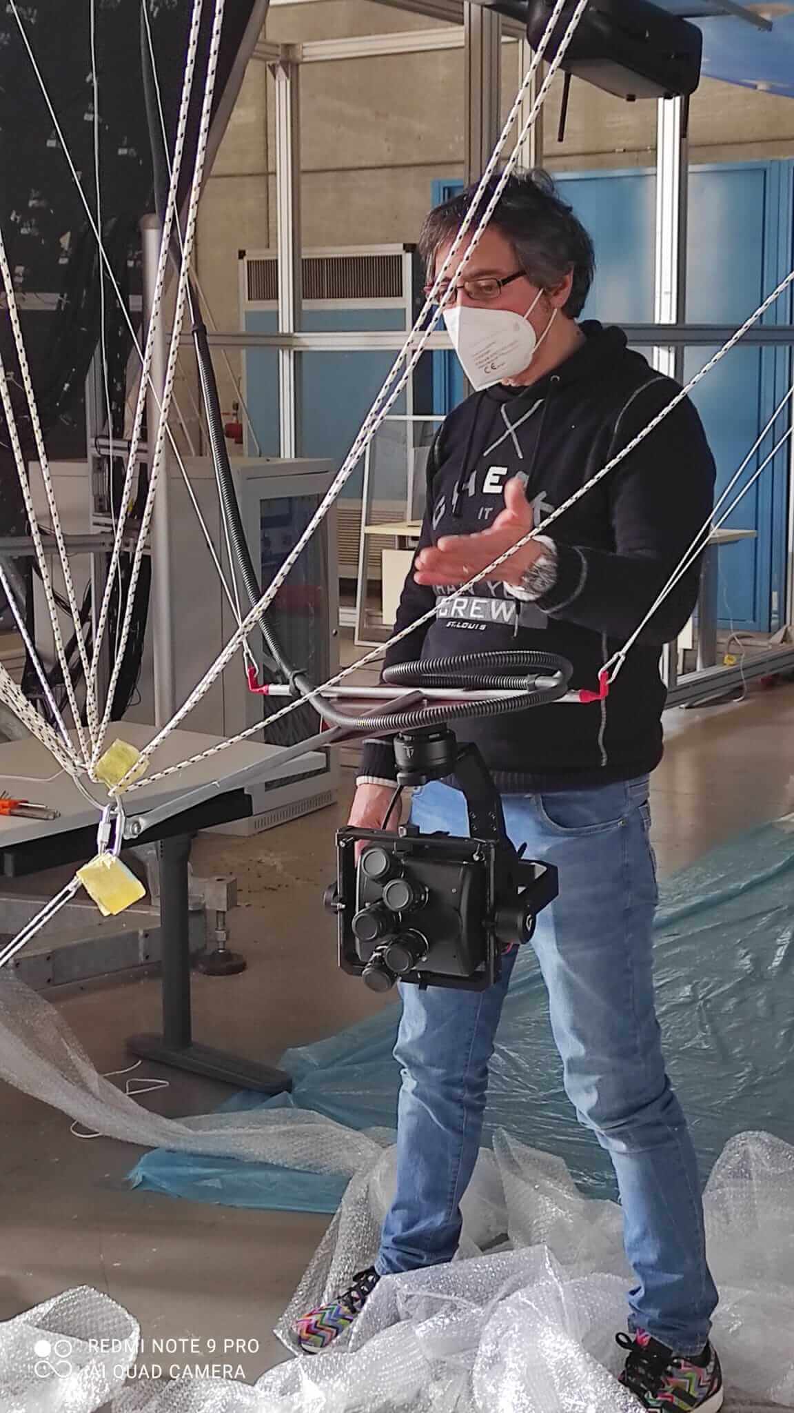 Installazione della telecamera sull'aerostato